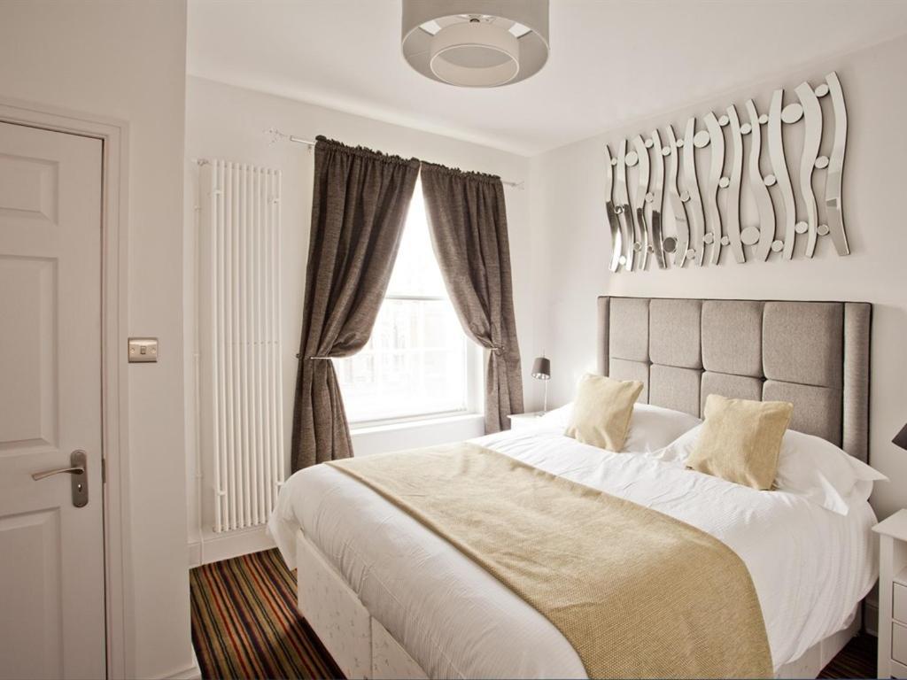 Burton Stone 4* York